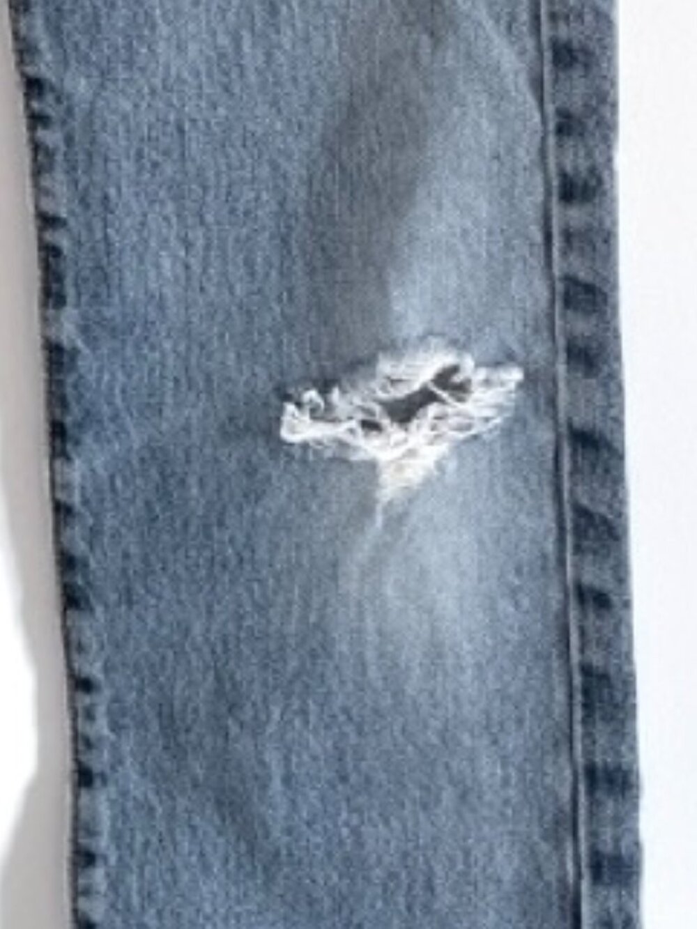 Levis 501 Button Fly Jeans W29 L34 Medium Wash Distressed Knee Blank Red Tab - Picture 4 of 12